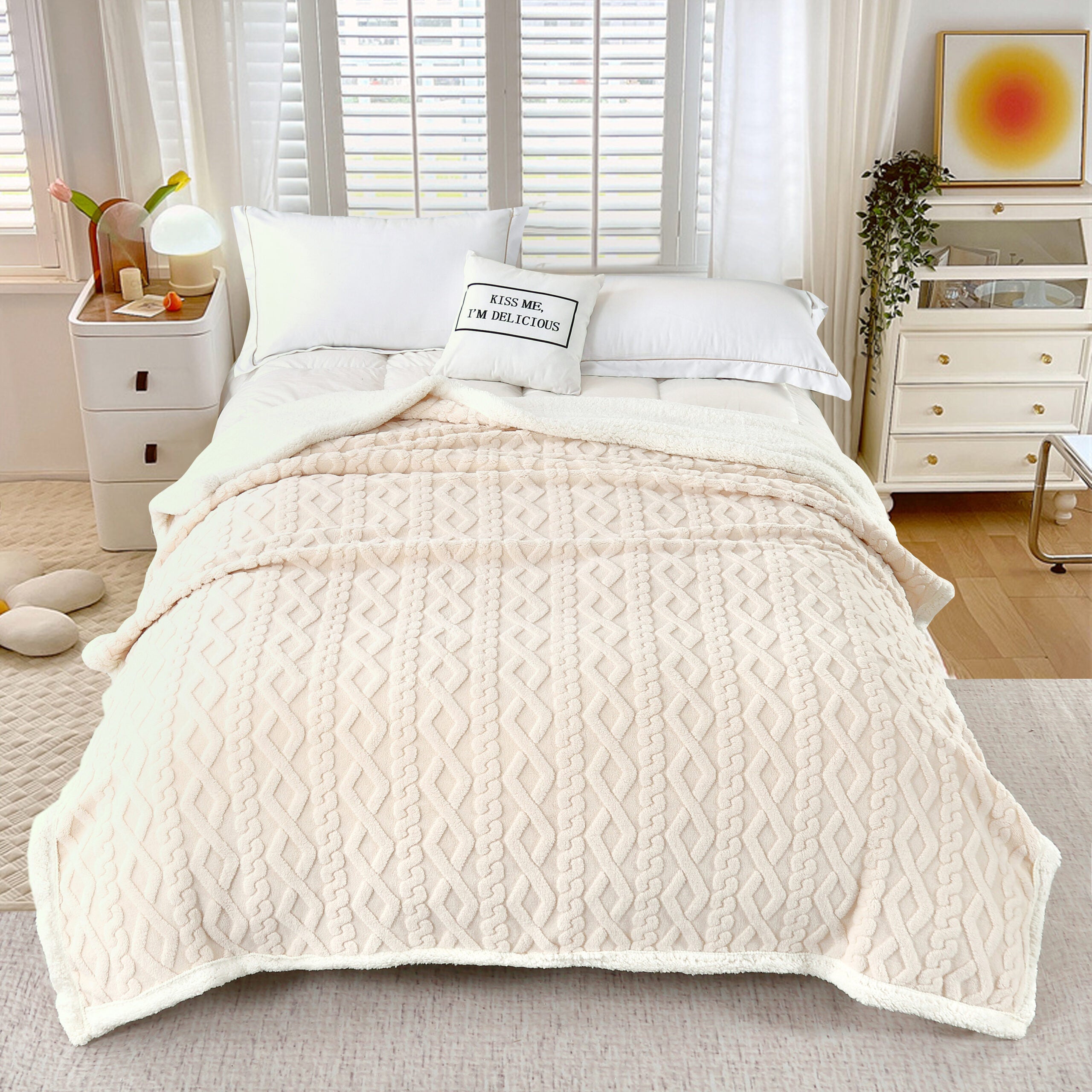 PATURĂ TRICOT CU BLĂNIȚĂ - CREM